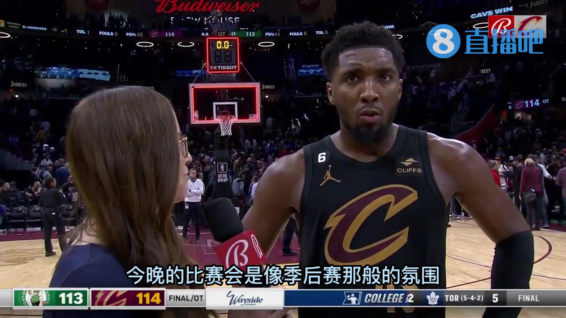 骑士新王？米切尔接受女记者采访，被全场球迷高呼MVP！