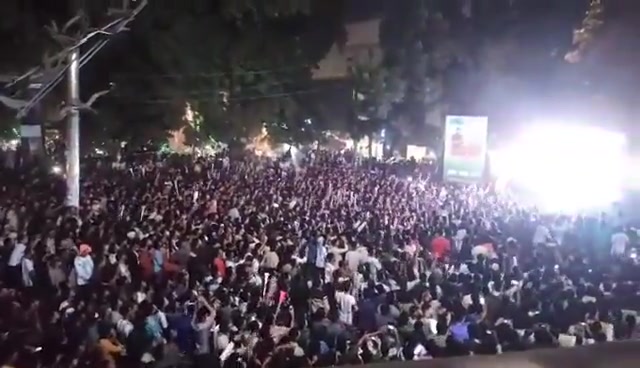 全世界为阿根廷疯狂！梅西破门孟加拉国人民全员庆祝