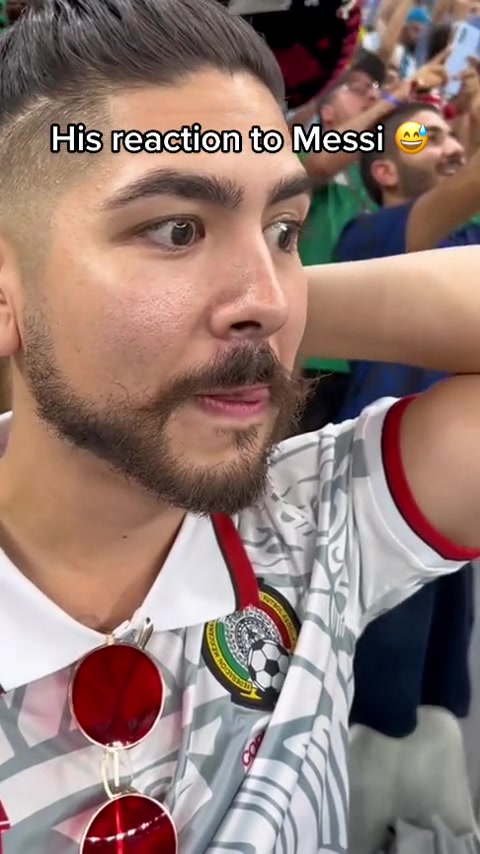 太扎心了！当墨西哥球迷看到梅西在自己眼前庆祝时