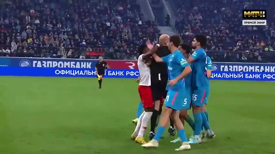 俄罗斯杯爆发大规模冲突，一共6人染红！