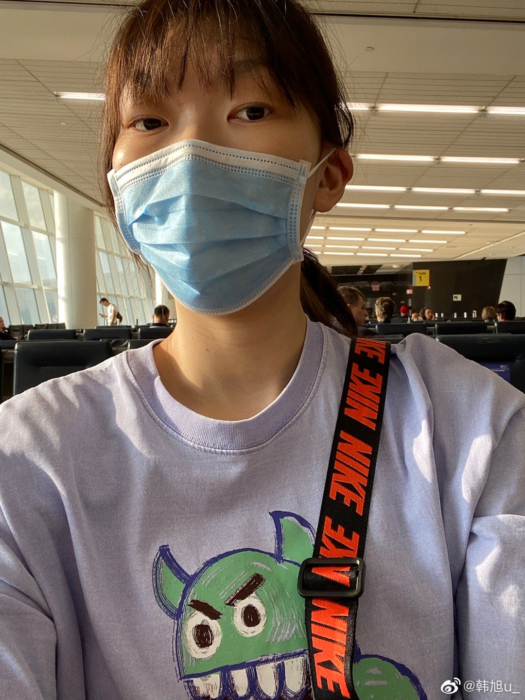 韩旭晒照：下一站✈️#一条plog告别八月# ​​​ 将与国家队会合