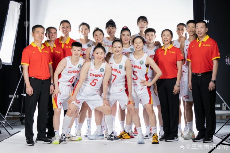 中国女篮VS韩国女篮！赵继伟：祝中国女篮旗开得胜 愈战愈勇