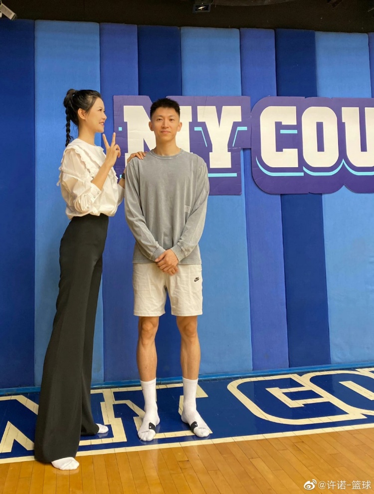 你们的答案是？许诺晒与刘晓宇的合照：帅吗
