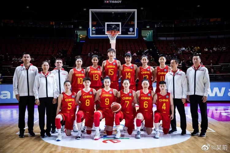 吴前：中国姑娘今天小组赛最后一场了 一起来为他们加油！ ​​​