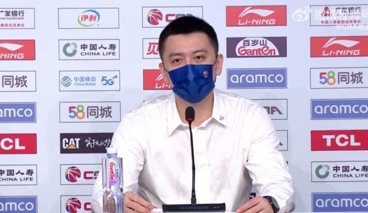 杨鸣：虽12人轮转但决定比赛的还是老队员 年轻人要体现自我价值