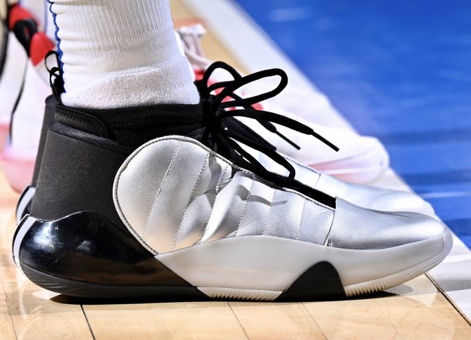 霸气侧漏！哈登今日上脚Harden Vol 7