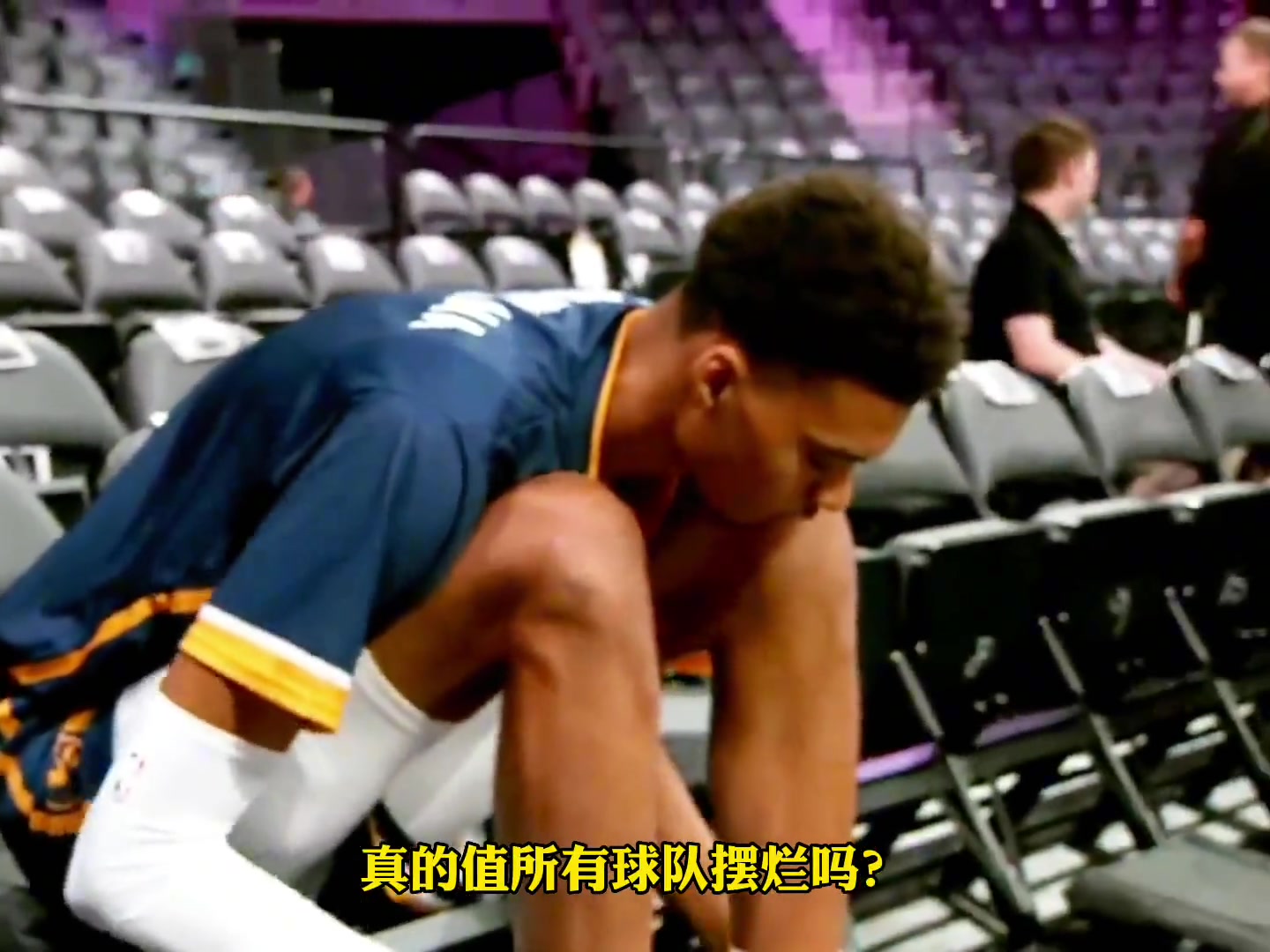 不要在吹捧文班亚马了 18岁的他也有致命弱点！
