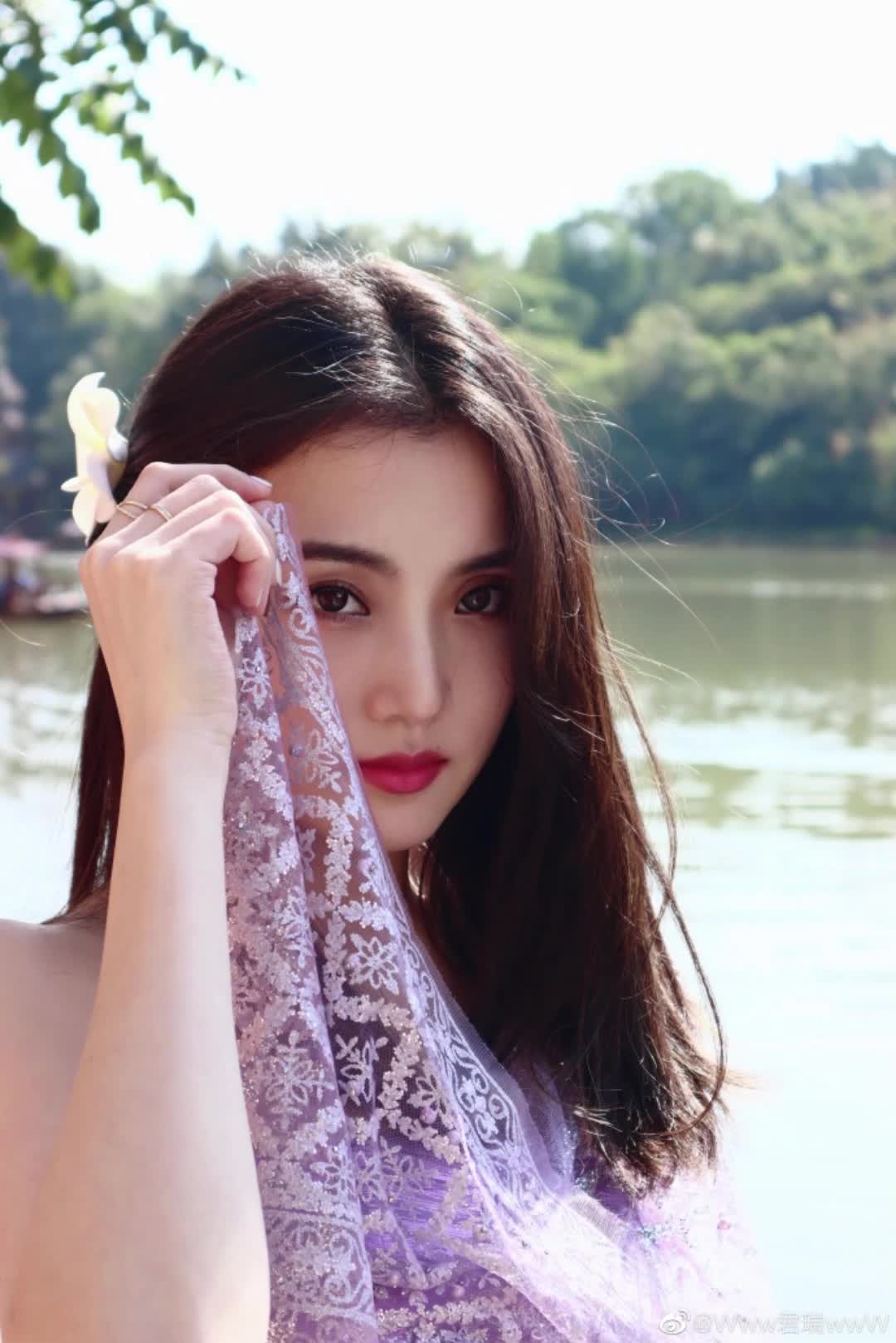 傣族妹子！辽宁男篮赵继伟的老婆王君瑞的云南旅行照
