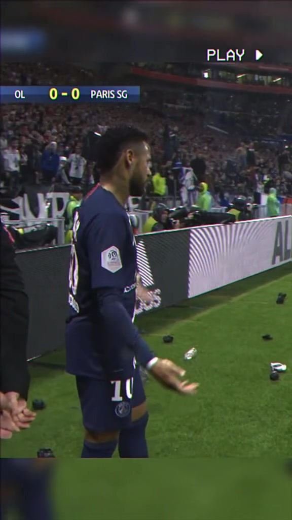 此前大巴黎球迷曾高喊:fxxk neymar 内马尔进球后强势回应