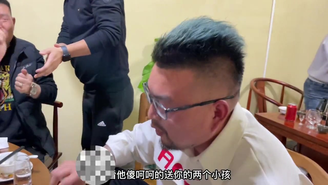 中国足球需要这样的家长 “我就是想让孩子踢职业 借钱也要供他”