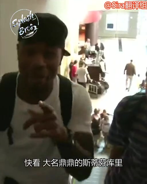 谁还不是个青涩的少年？当年库里参加NBA选秀嫩得不像话