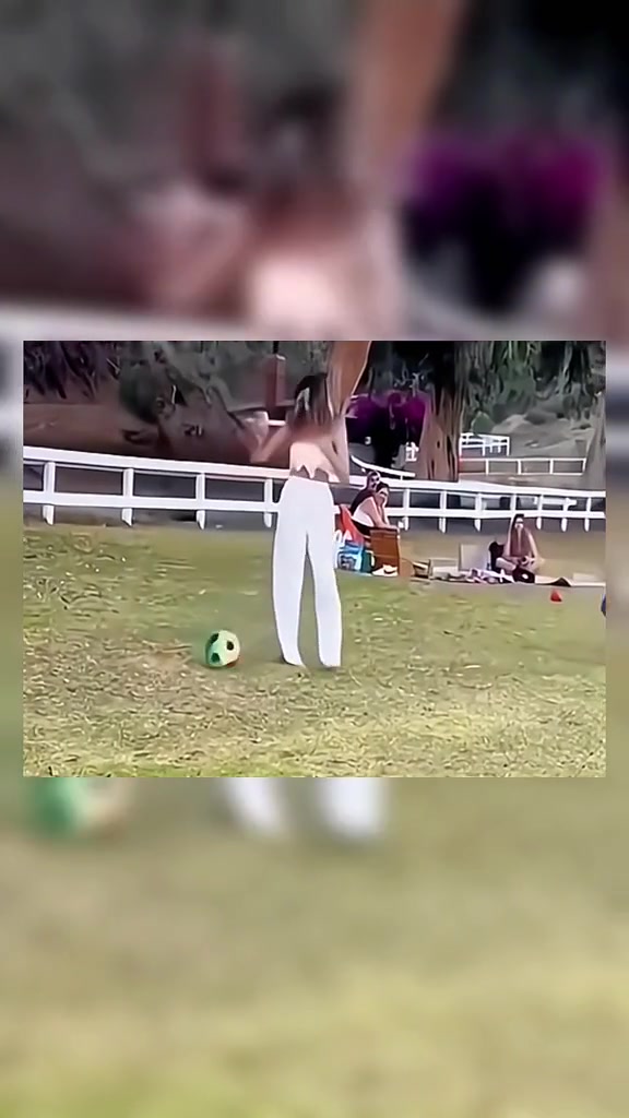 小姐姐胆敢戏耍同伴，钢铁直男奋力一击