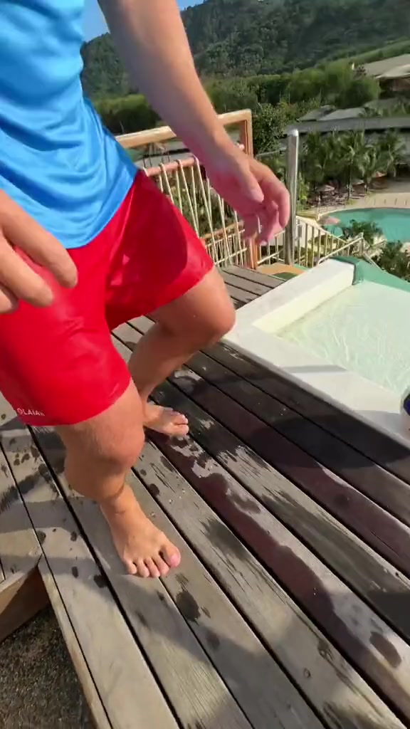 这是世界上飞的最高的凌空抽射了吧