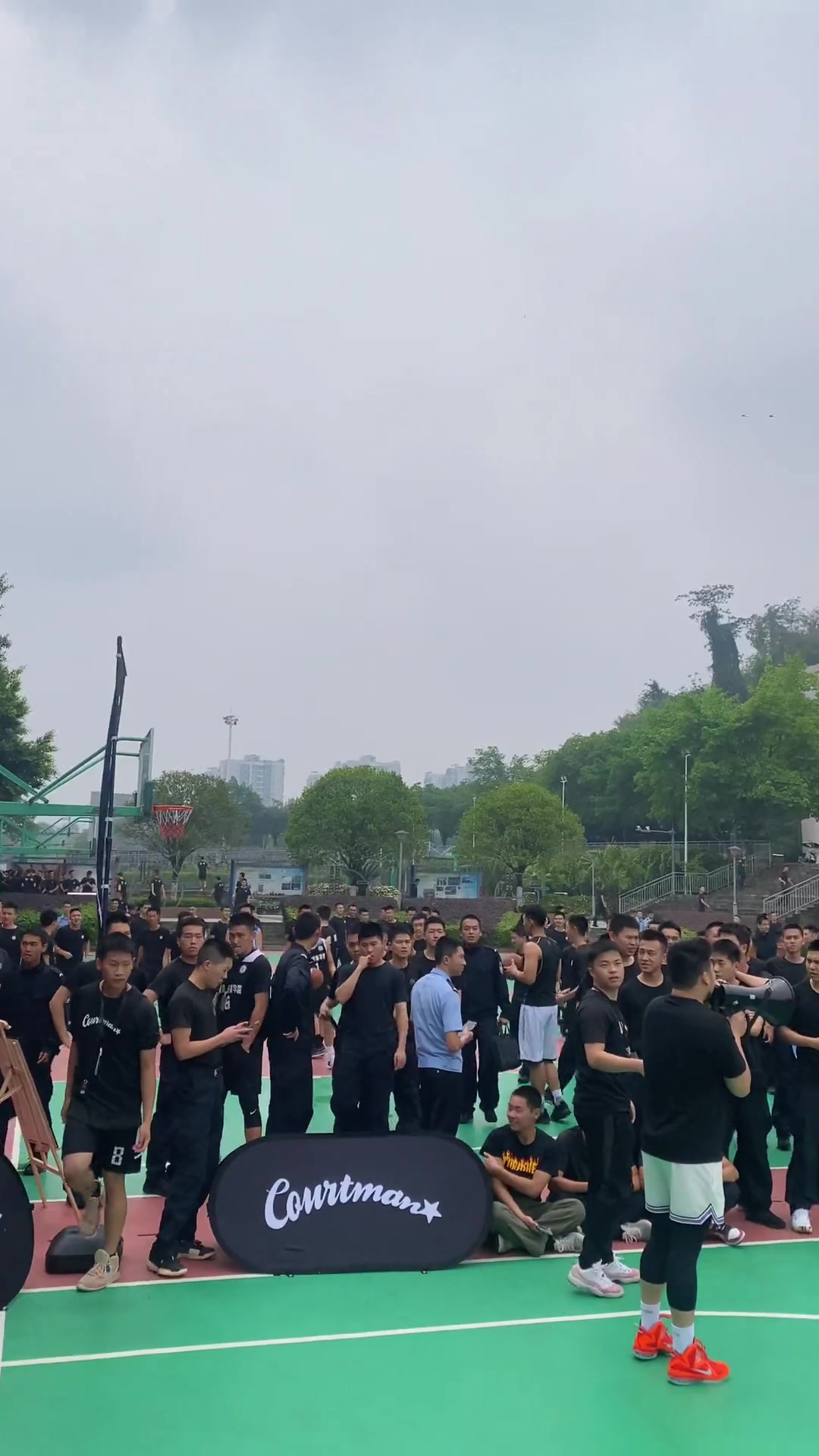 重庆警察学院篮球氛围感太炸裂啦！