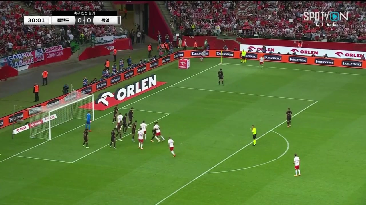 德国队0-1落后波兰！基维奥尔进球头球破门！