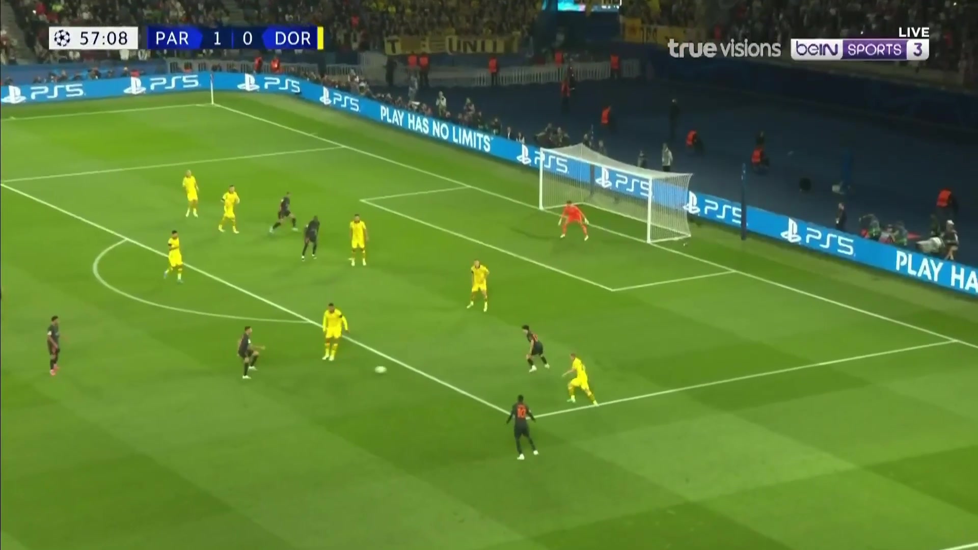 巴黎2-0领先多特！阿什拉夫扣过防守球员外脚背破门