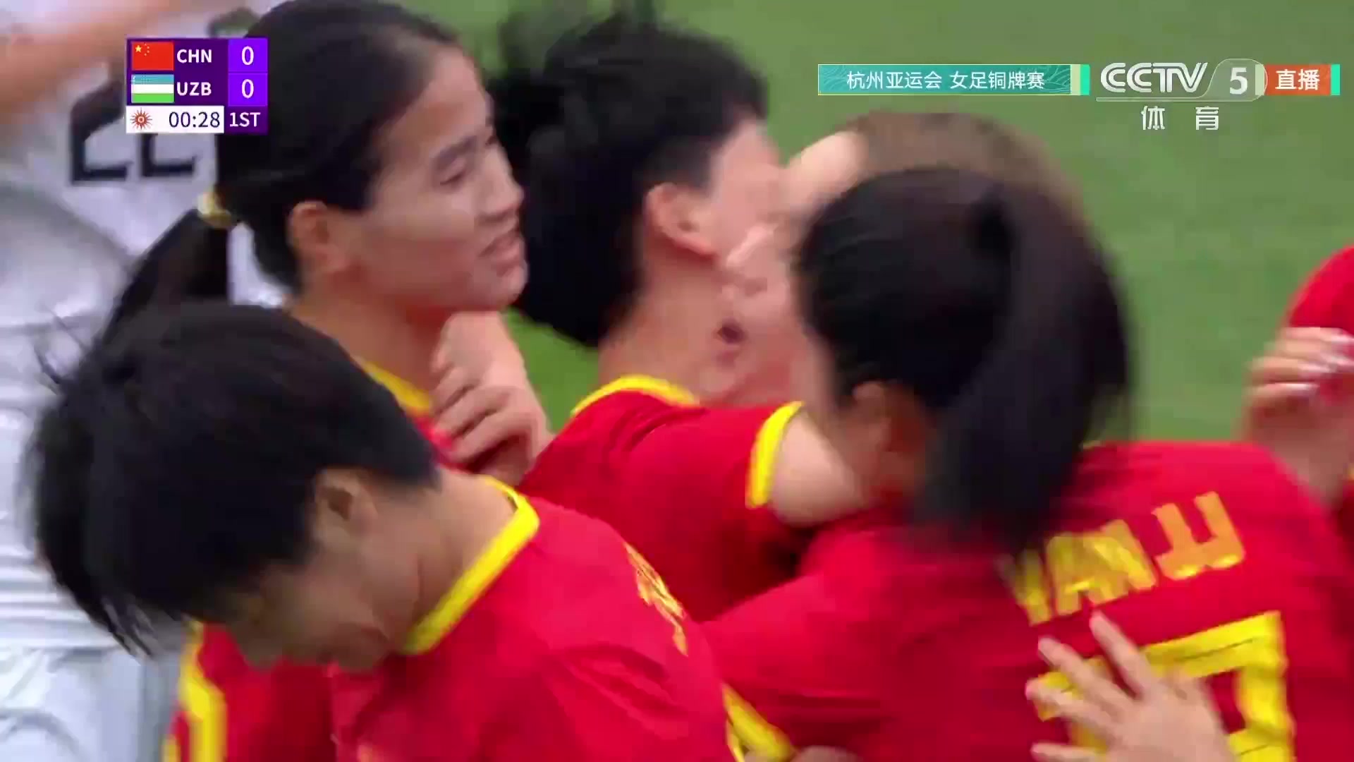 中国女足20秒闪电进球！张馨传中，欧懿垚头球破门