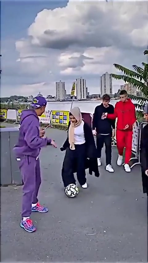 本想给妹子一点小小的震撼，结果反被秀