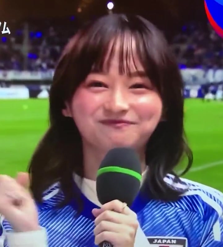 表情丰富的活泼日本小姐姐影山优佳