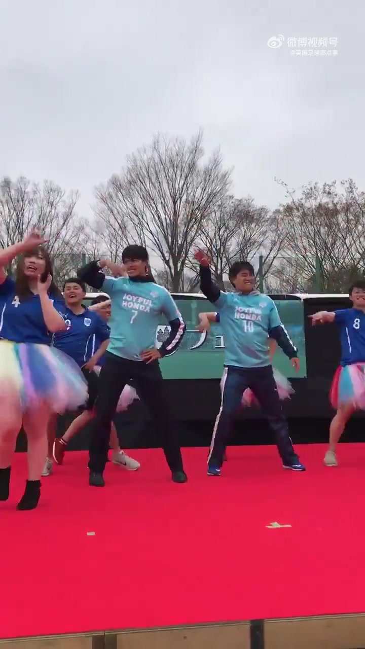 三球王有点骚！