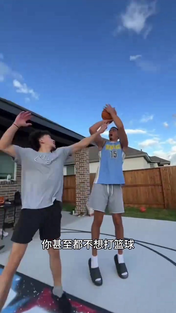 网友神模仿NBA球员防守约基奇现状