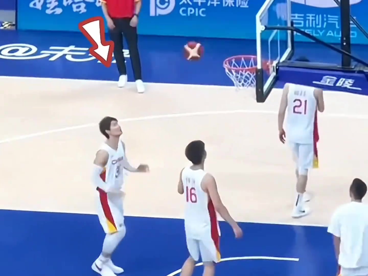 我感觉想不进都难、他是怎么做到的