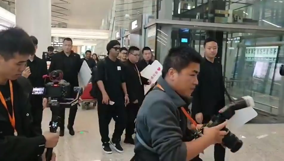 看看是谁来成都了？