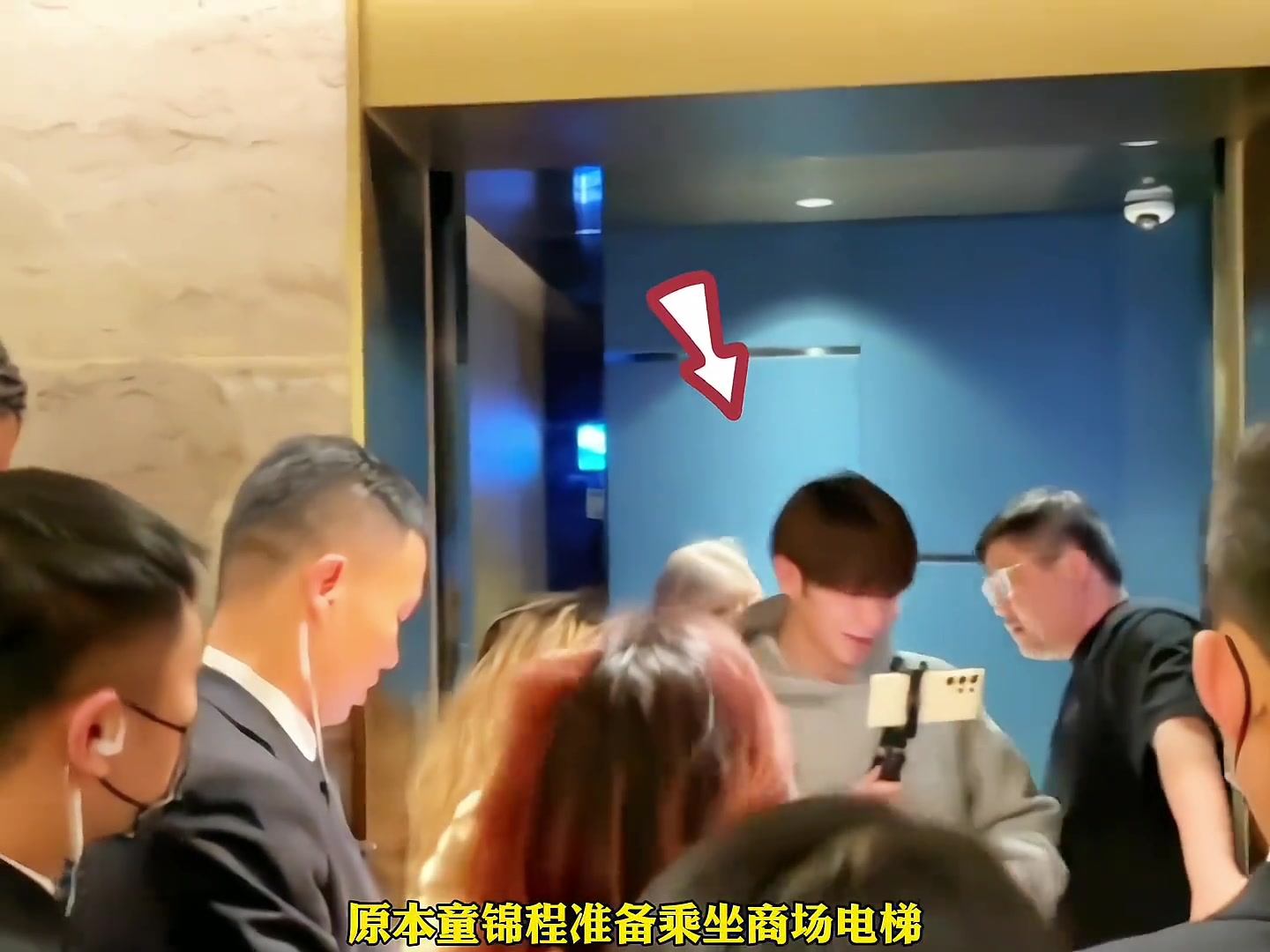 艾弗森中国行现引发争议 频繁现身为了热爱还是捞金？