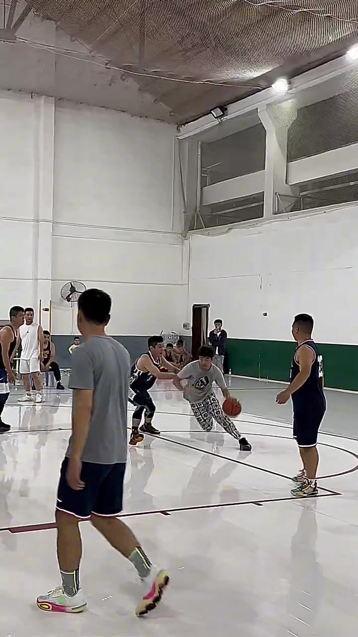 好家伙，农村国宝这球技真的被他练出来了啊！