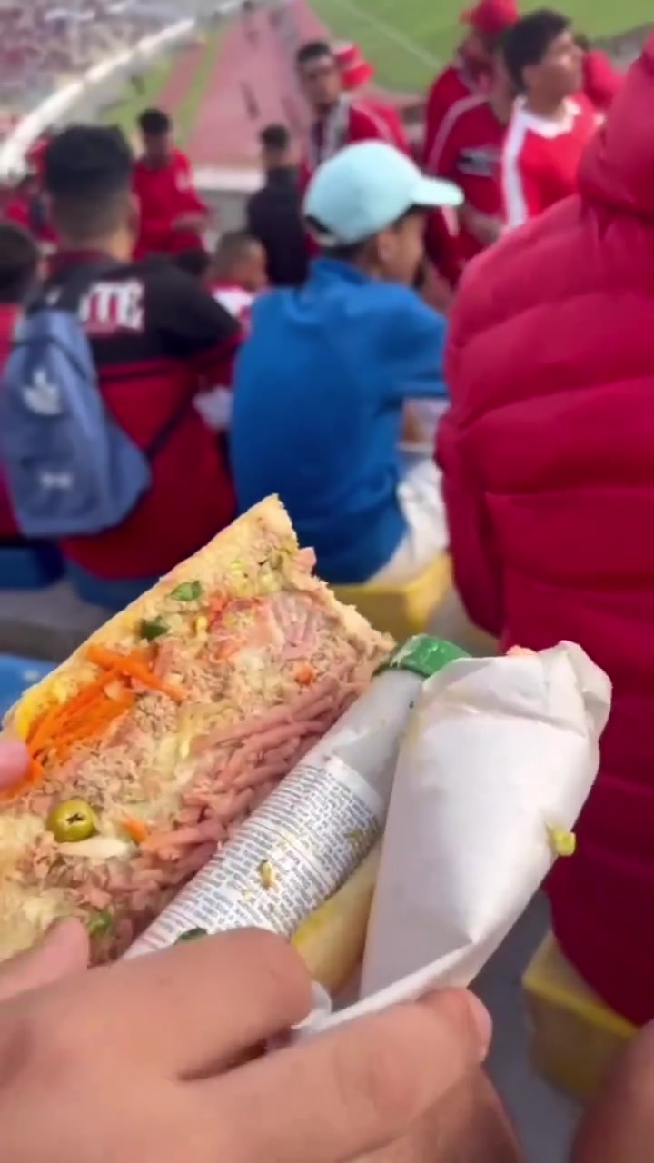 真鸡贼！原来那些球场违禁物品是通过这种方式带进来的