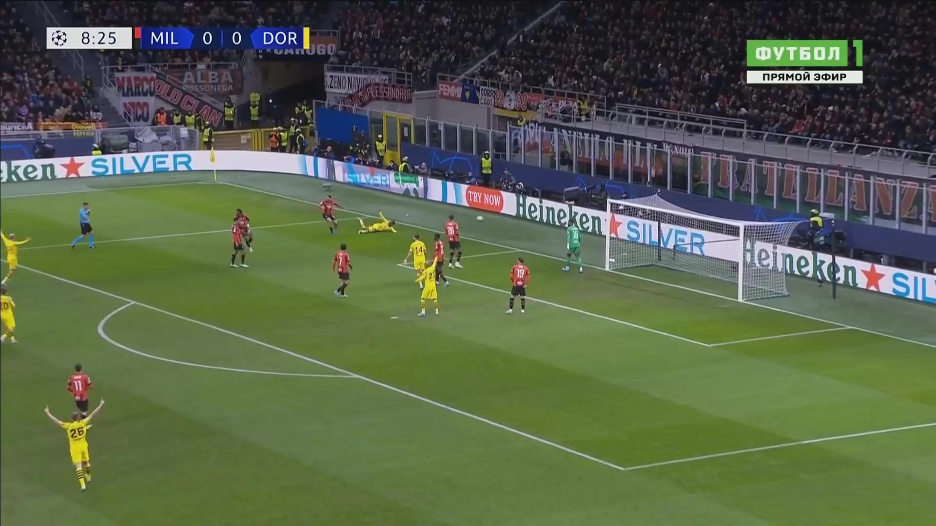 AC米兰0-1落后多特！罗伊斯点射破门首开记录
