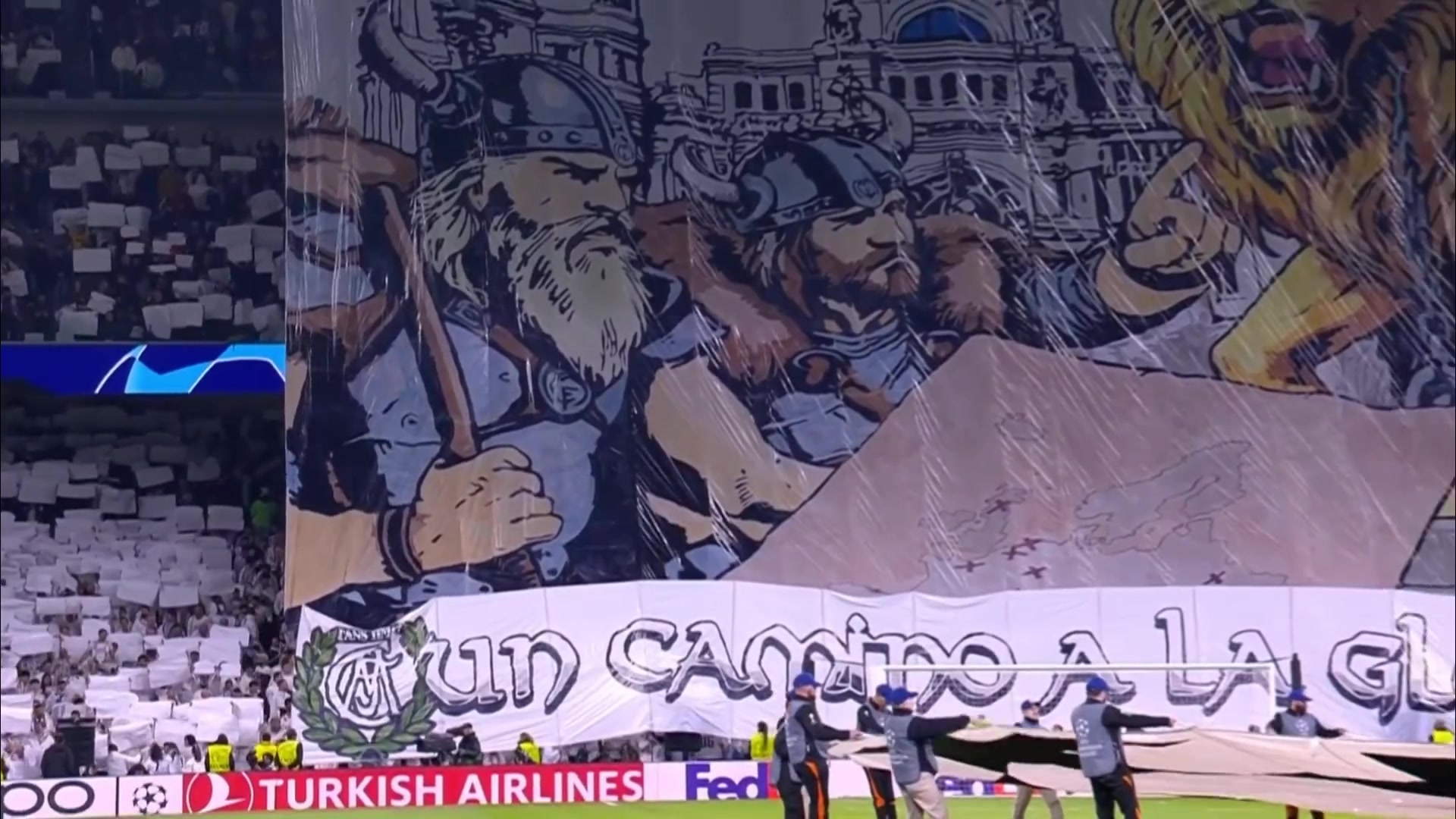 震撼！伯纳乌赛前的巨型TIFO