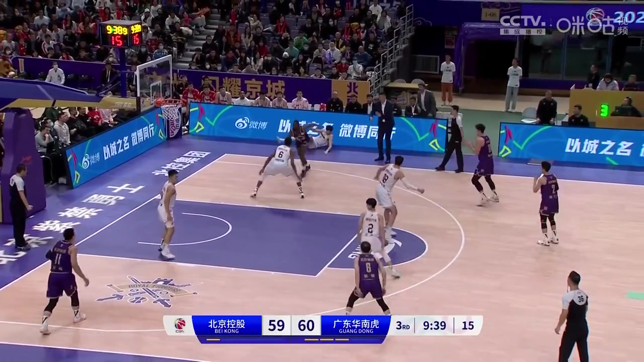 长得真像老詹啊！