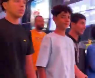 下一位天才球员？C罗大儿子朝镜头微笑