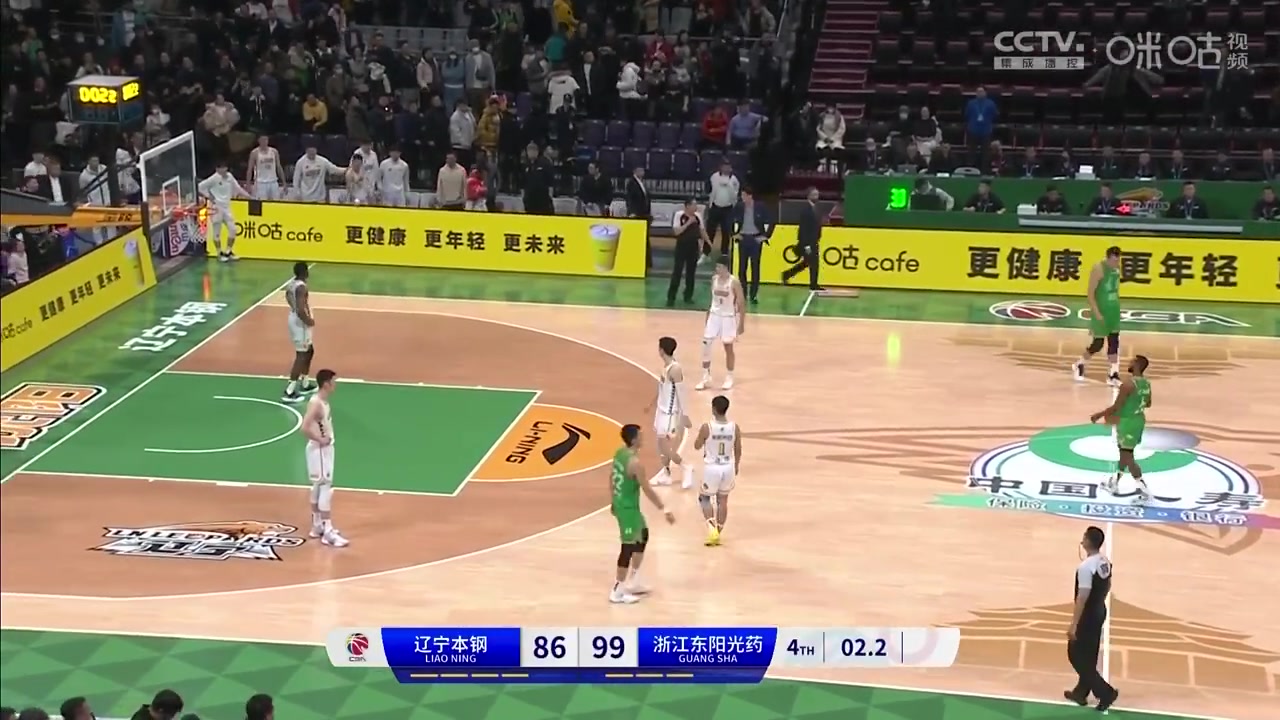 不够大度啊！辽宁输球后，教练乌戈拒绝和广厦主帅王博握手！