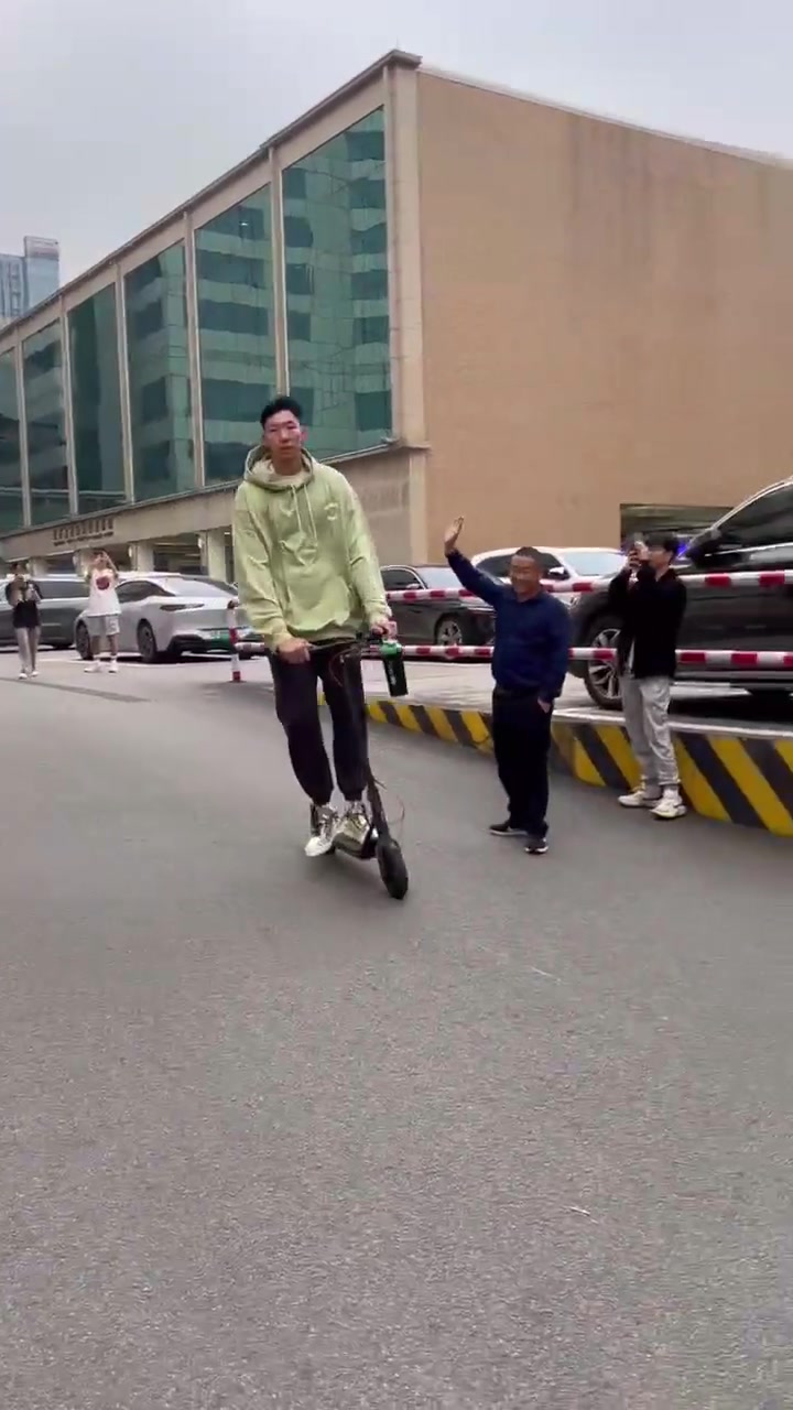 周琦这一记甩尾漂移什么水平？