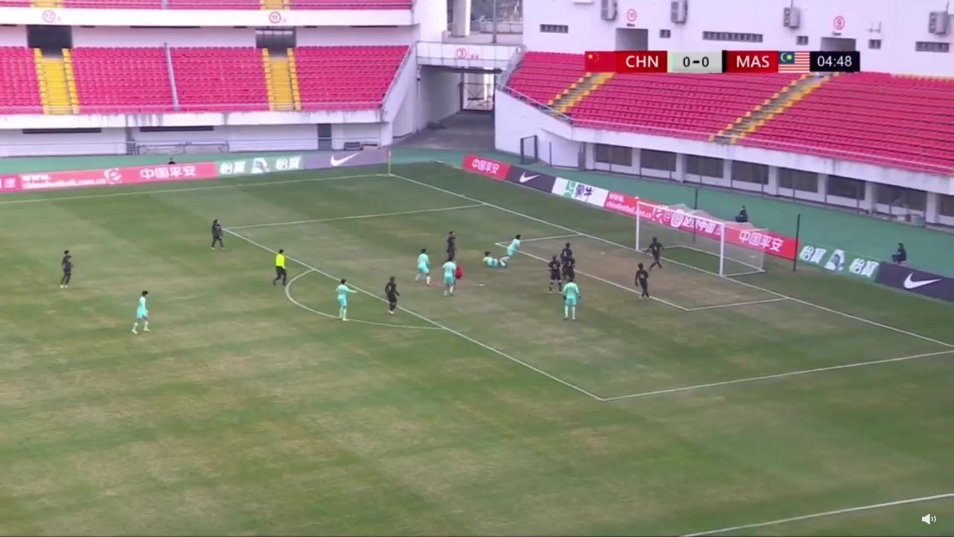中国国奥1-0领先马来西亚！杜月徴禁区内头球破门建功