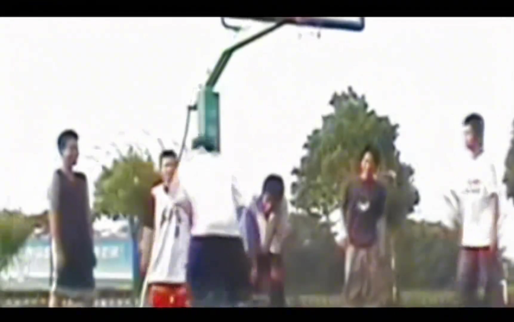带你重回2005年，看看当年为啥要穿过膝大裤衩