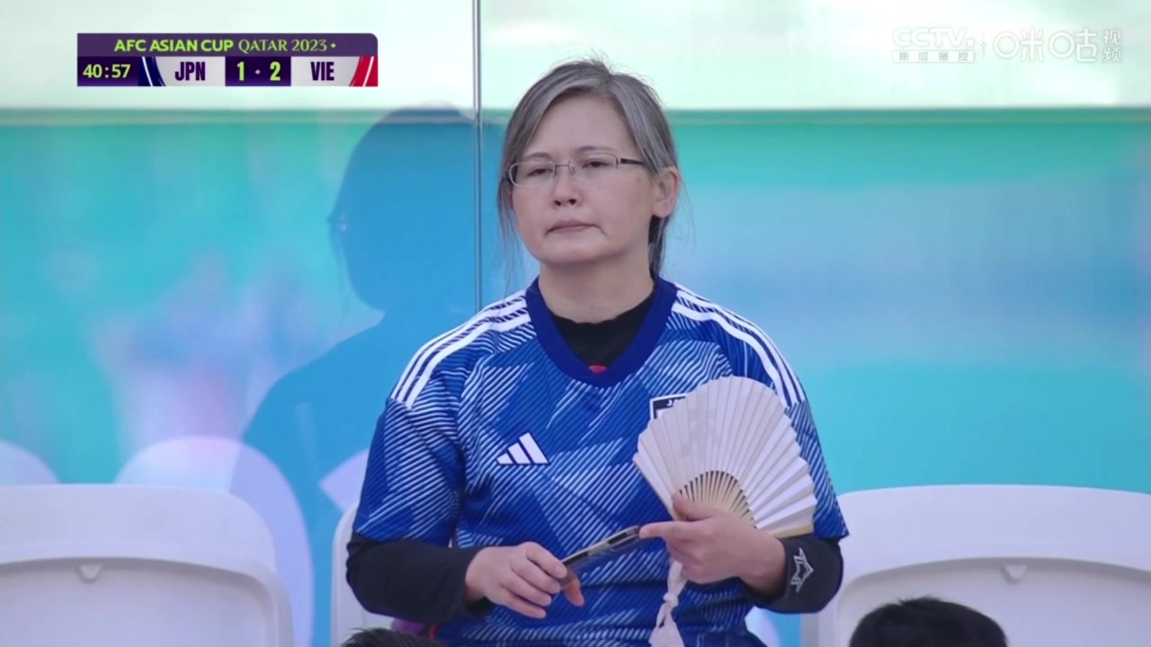 董路：孤独的女人，有没有男人无所谓，有足球就可以了