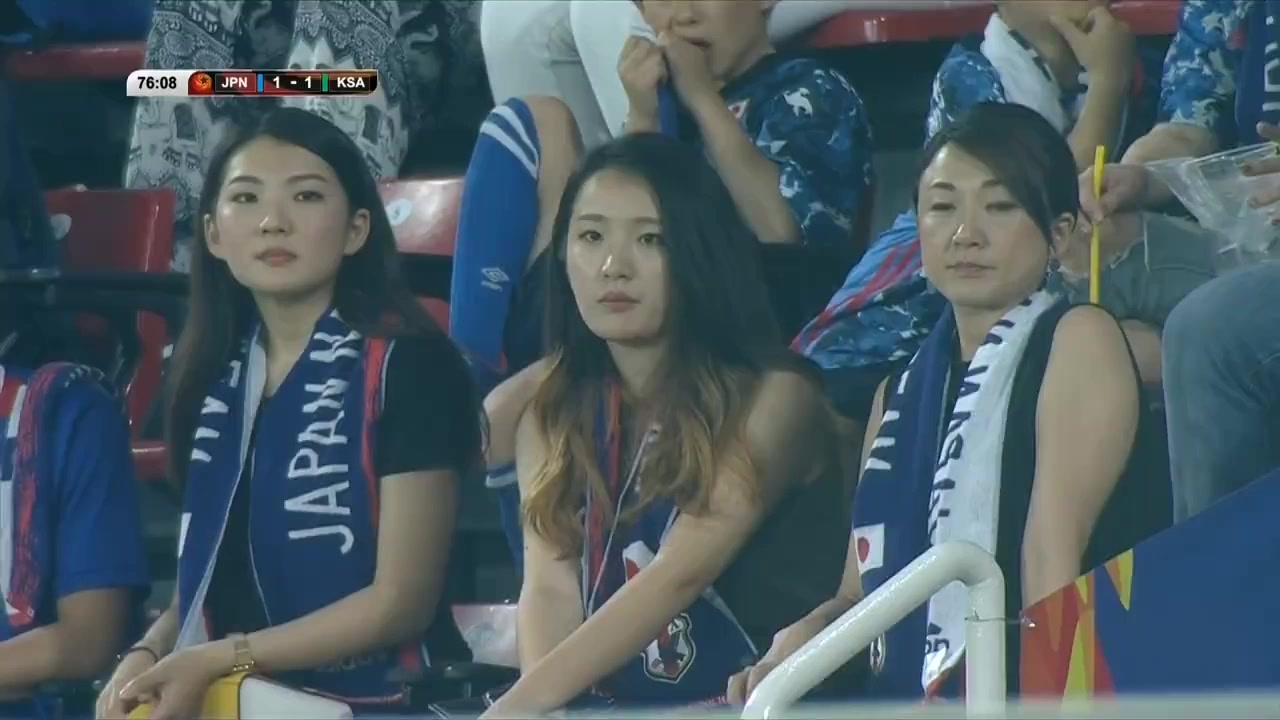 曾经网上疯传的高颜值日本母女球迷