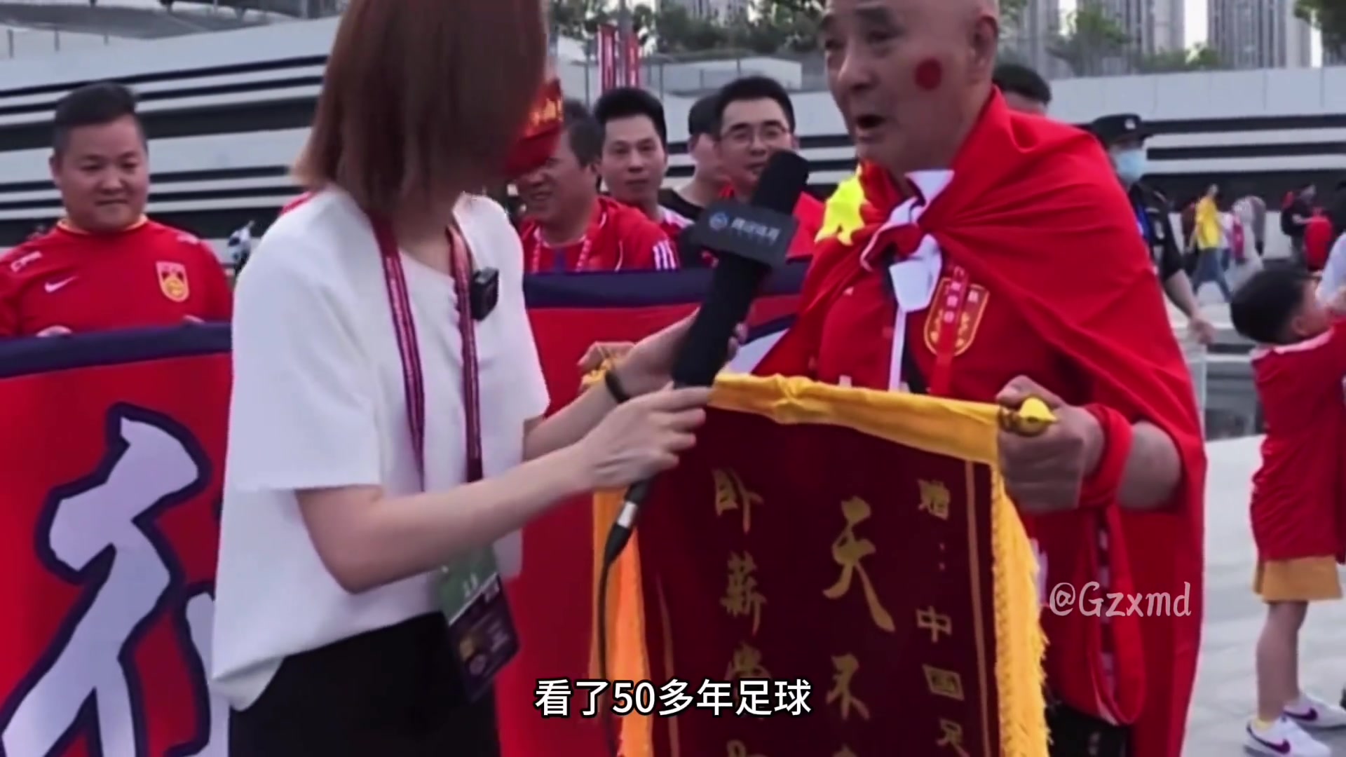 70岁老爷爷：看了50多年足球，又爱又恨，永远支持国足