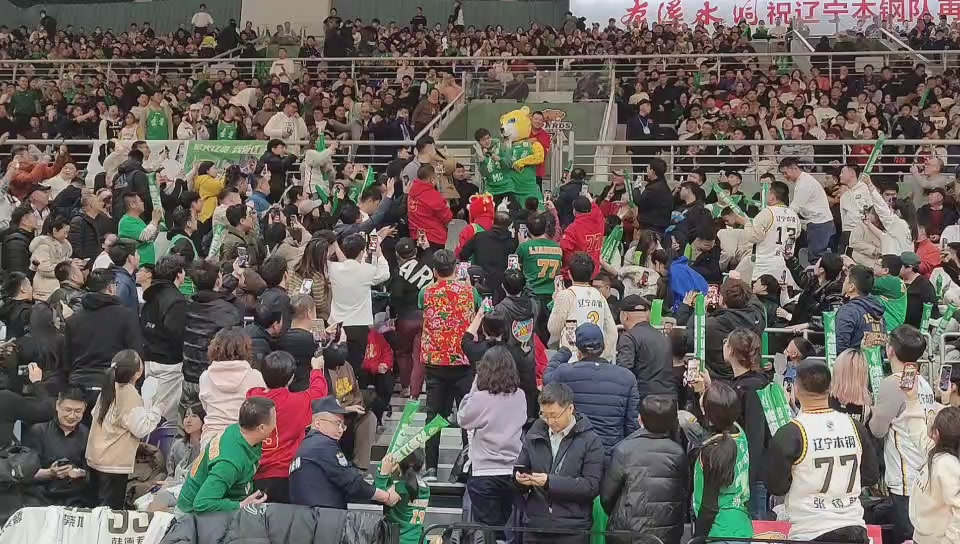 东北特色的开场仪式 活力大秧歌
