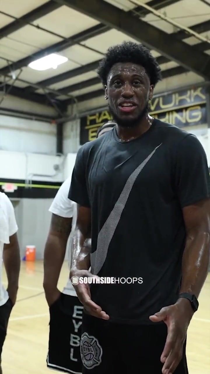 会给太阳带来多大帮助？赛迪斯-杨教导小球员：想在NBA打16年，你不一定要场均20分