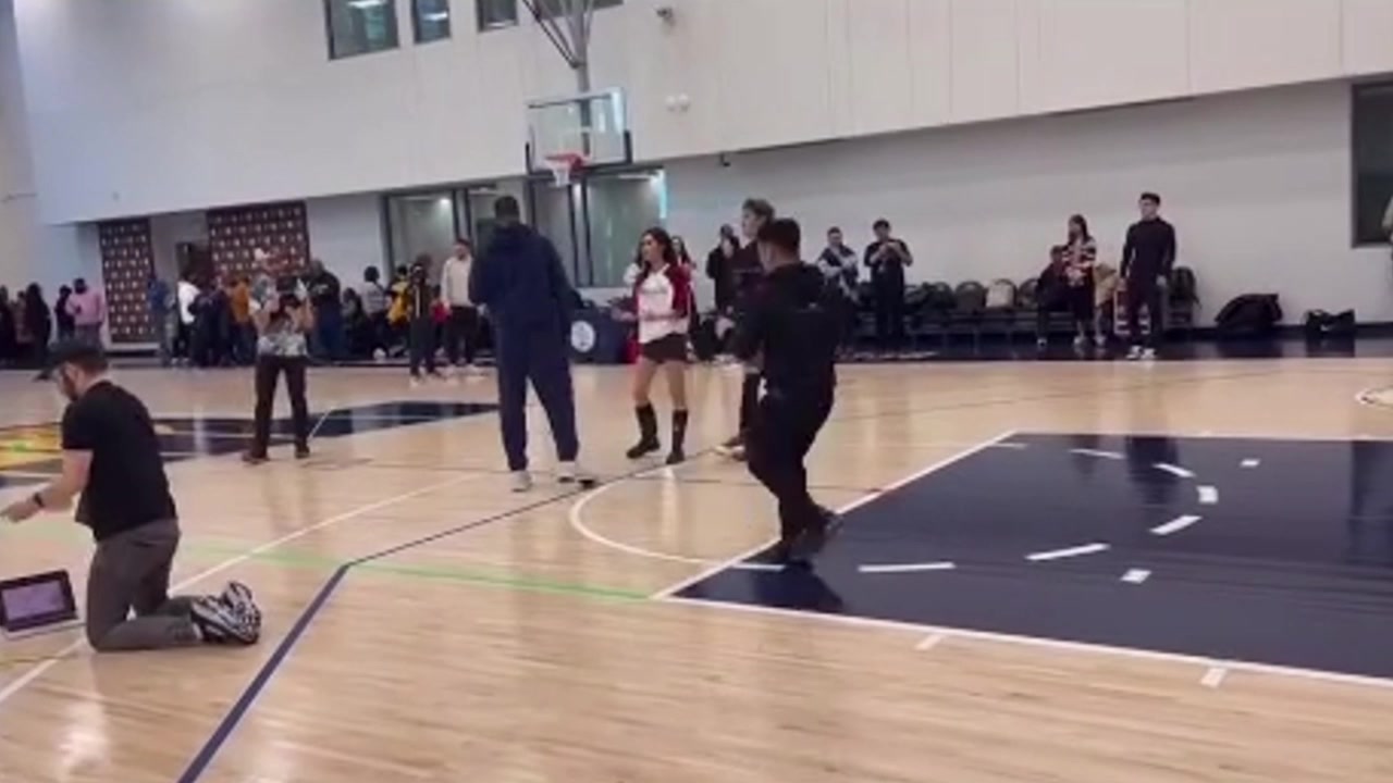 王鹤棣与哈利伯顿来单挑 两人各自打一铁