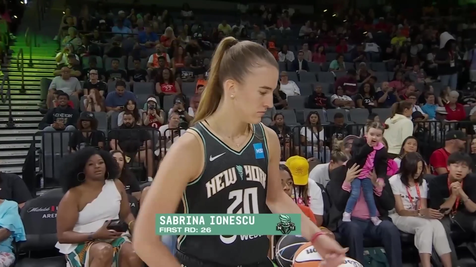 是真的有实力！约内斯库曾创下NBA+WNBA三分大赛总纪录