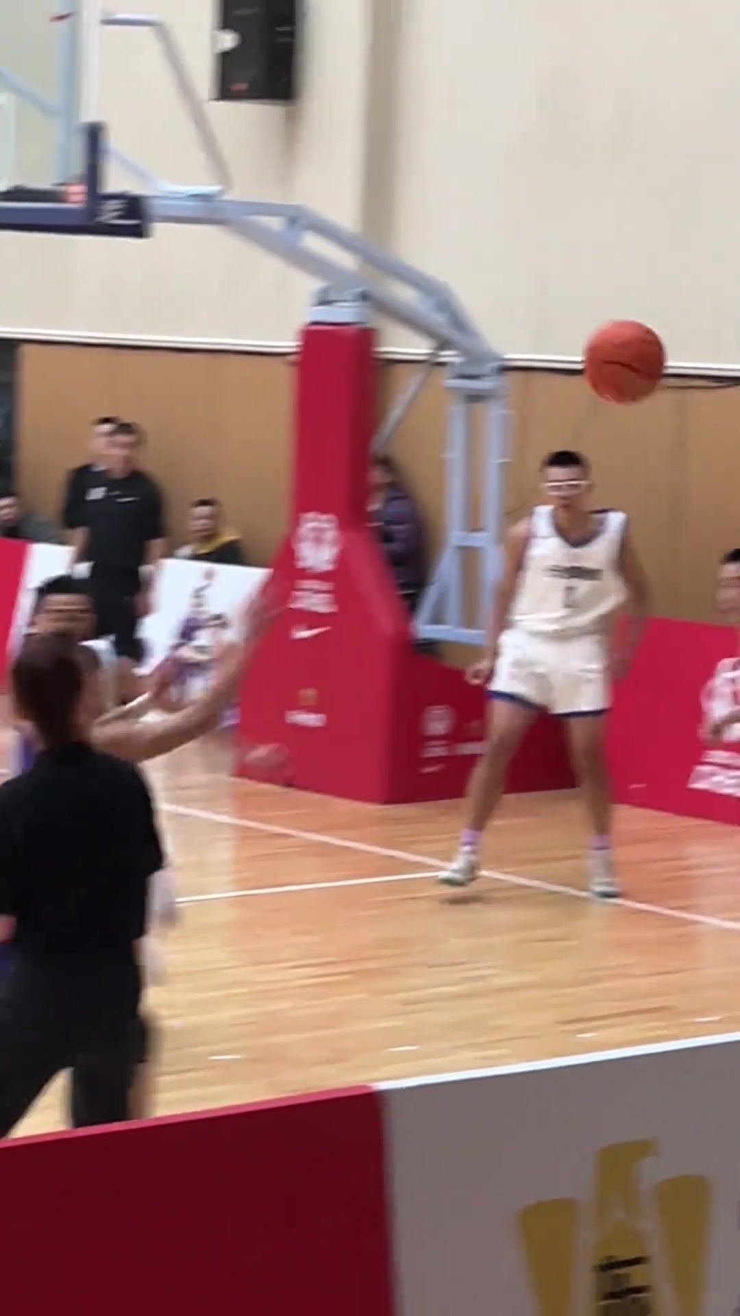 这波救球配合放到NBA都是相当炸裂的呀