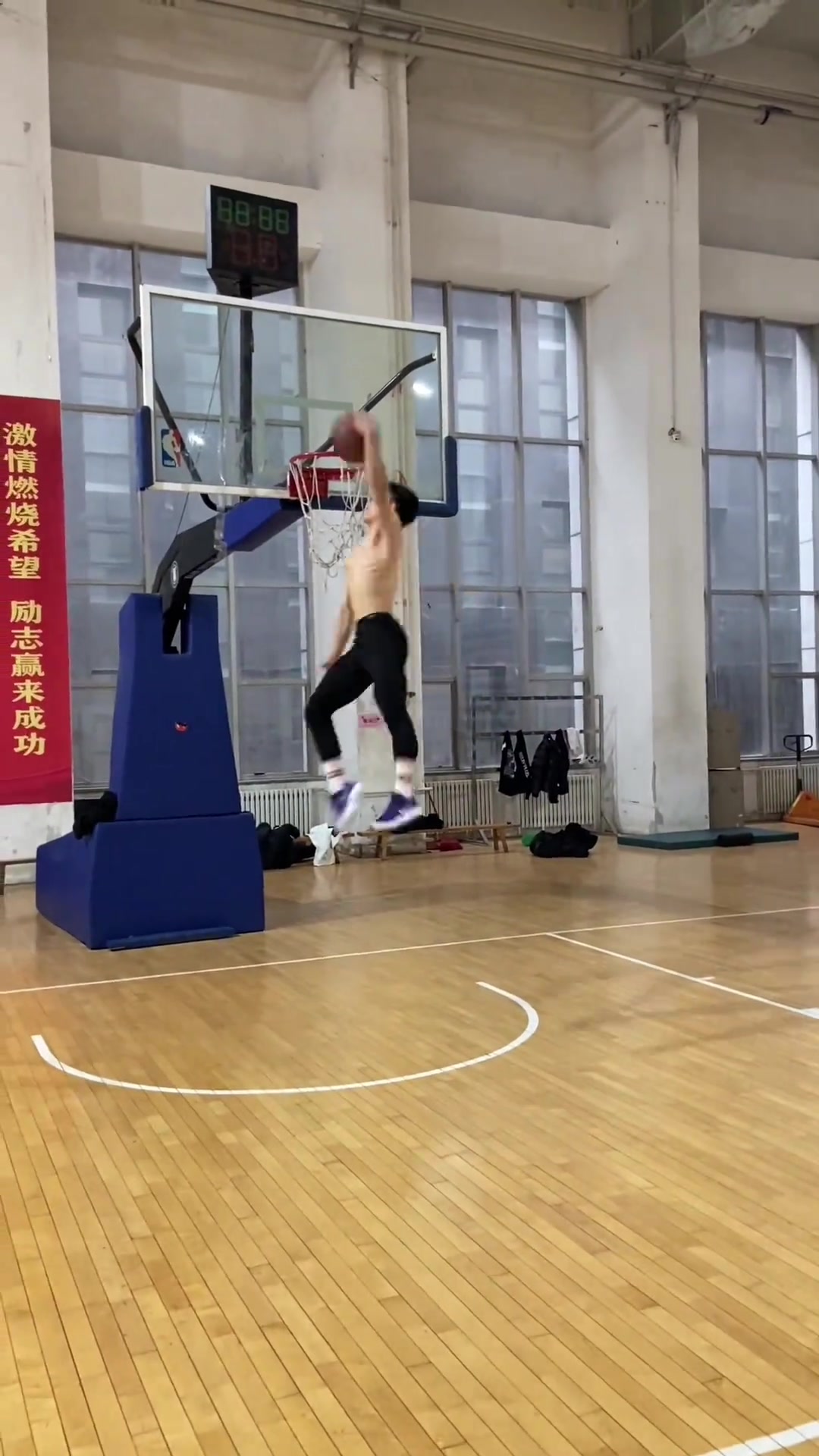 这球扣篮大赛能拿满分吗？