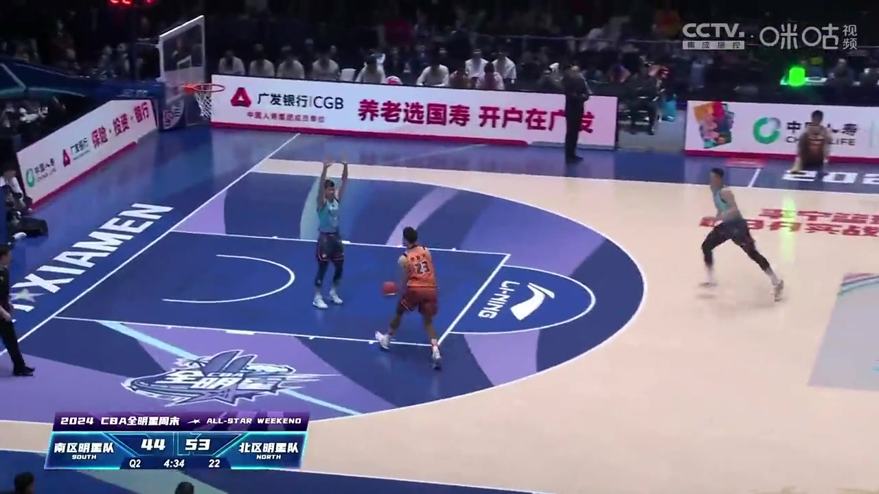 阿不都上演自抛自扣致敬麦迪！徐静雨：不会吧，阿不都还能飞嘛！