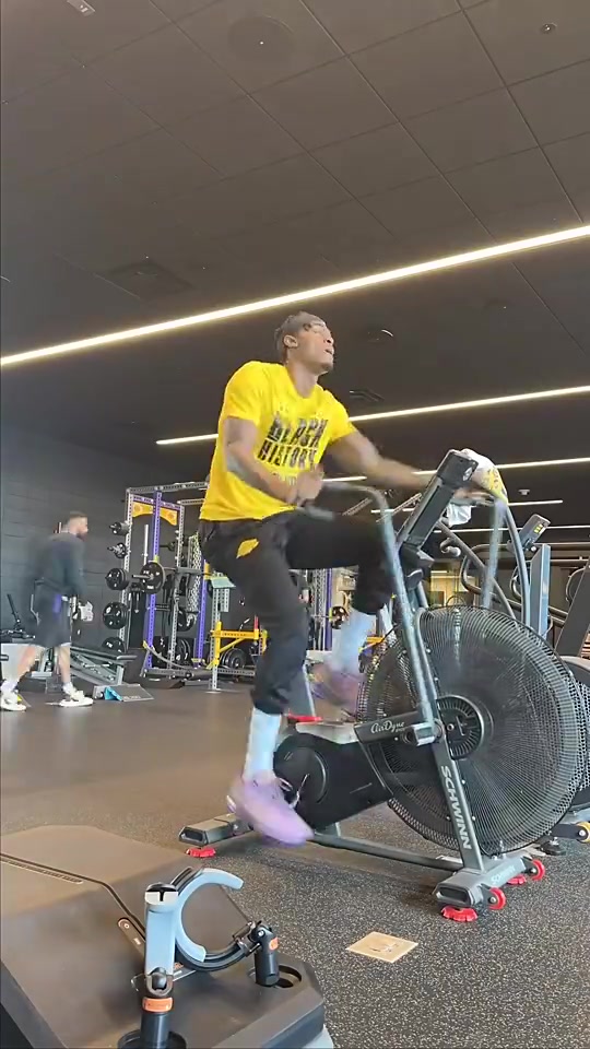 湖人球迷OS：你快回来~！已经连续缺战18场的范德彪正在积极恢复训练
