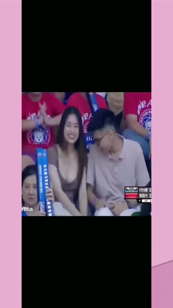 哥们儿你这明目张胆的看 是一点也不避讳啊！